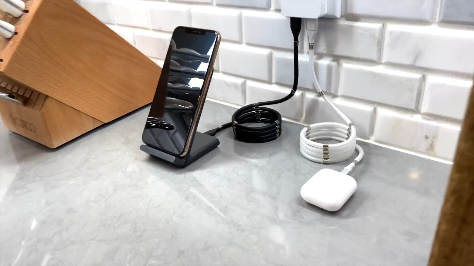 RuxRoll Slinky Charger (50% OFF)